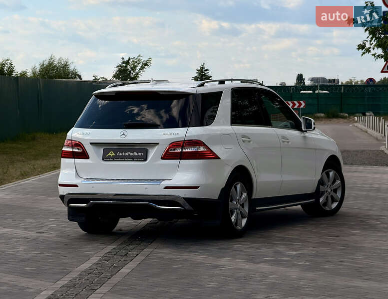Внедорожник / Кроссовер Mercedes-Benz M-Class 2015 в Киеве