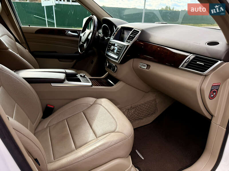Внедорожник / Кроссовер Mercedes-Benz M-Class 2015 в Киеве