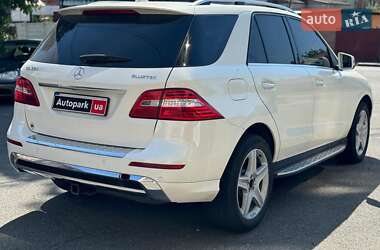 Внедорожник / Кроссовер Mercedes-Benz M-Class 2013 в 