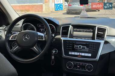 Внедорожник / Кроссовер Mercedes-Benz M-Class 2013 в 