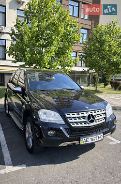 Внедорожник / Кроссовер Mercedes-Benz M-Class 2009 в Киеве