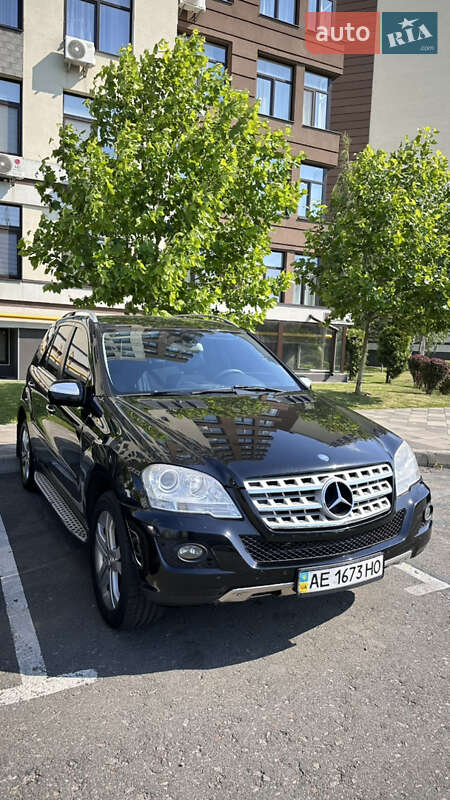 Mercedes-Benz M-Class 2009