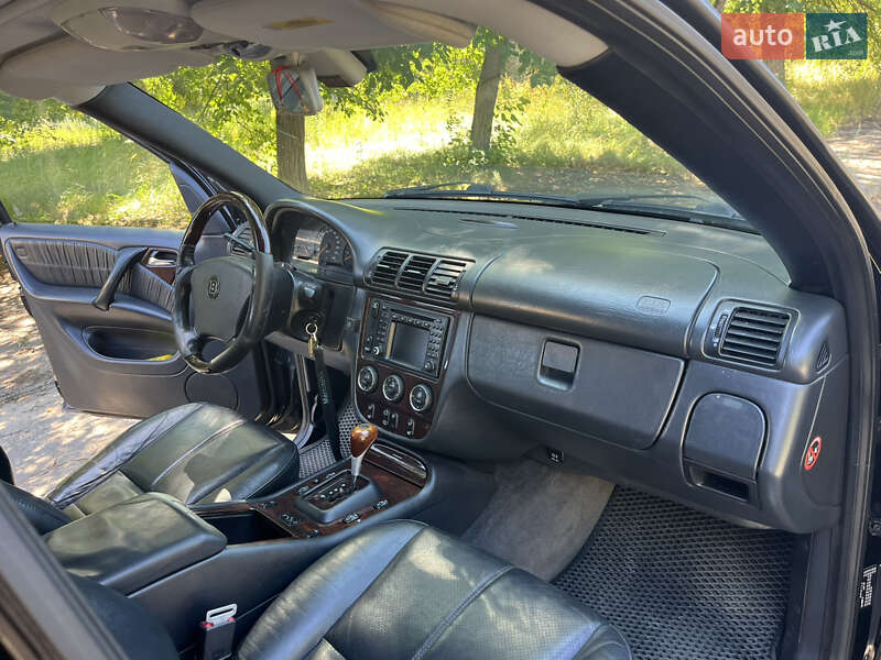 Внедорожник / Кроссовер Mercedes-Benz M-Class 2004 в Макарове