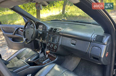 Позашляховик / Кросовер Mercedes-Benz M-Class 2004 в 