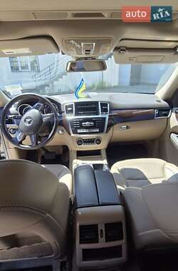 Позашляховик / Кросовер Mercedes-Benz M-Class 2014 в 