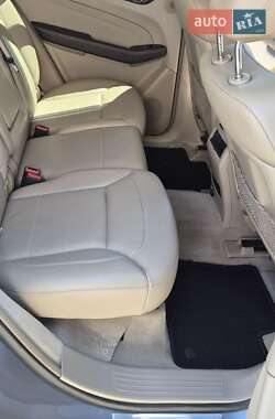 Позашляховик / Кросовер Mercedes-Benz M-Class 2014 в 