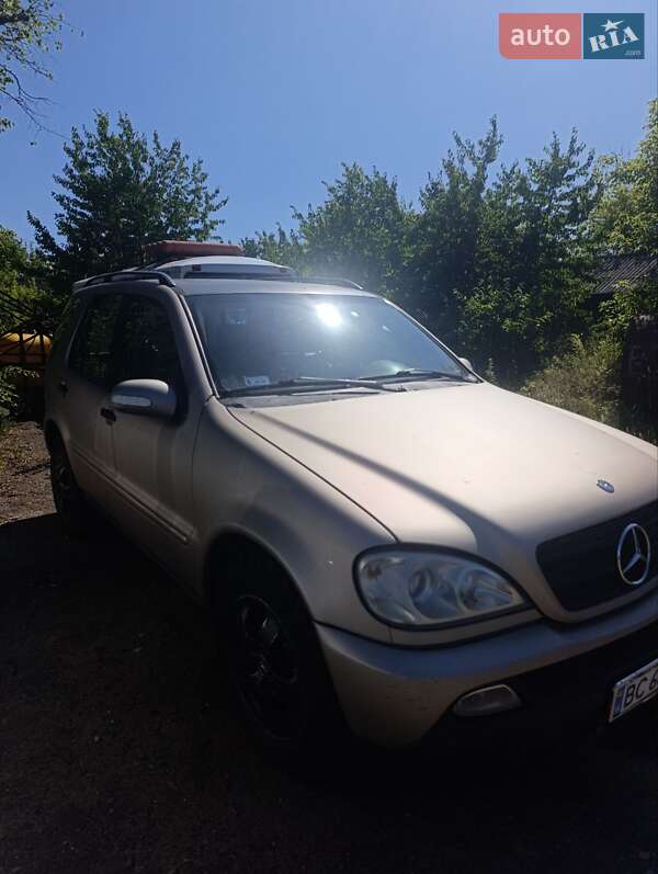 Позашляховик / Кросовер Mercedes-Benz M-Class 2001 в Шептицькому
