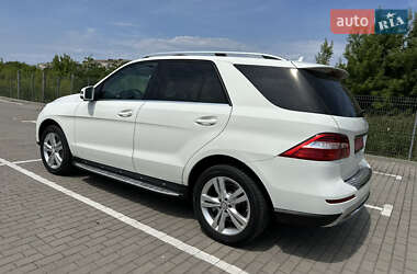 Внедорожник / Кроссовер Mercedes-Benz M-Class 2013 в 