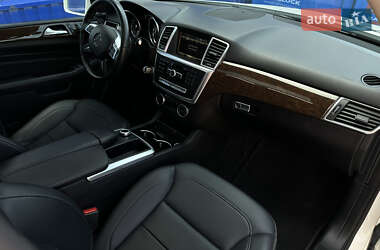 Внедорожник / Кроссовер Mercedes-Benz M-Class 2013 в 