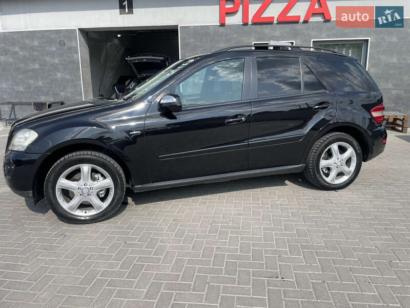 Внедорожник / Кроссовер Mercedes-Benz M-Class 2010 в 