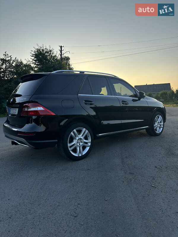 Внедорожник / Кроссовер Mercedes-Benz M-Class 2013 в Черновцах