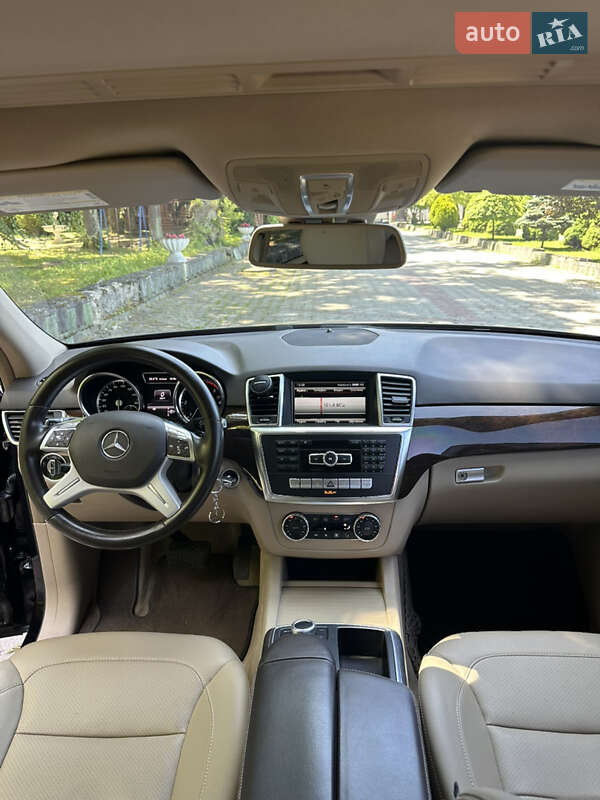 Внедорожник / Кроссовер Mercedes-Benz M-Class 2013 в Черновцах