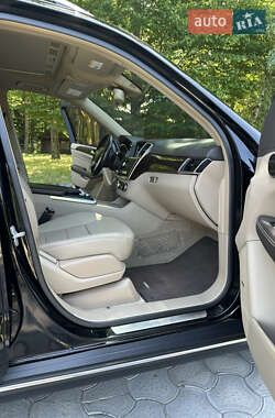 Внедорожник / Кроссовер Mercedes-Benz M-Class 2013 в 