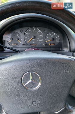 Внедорожник / Кроссовер Mercedes-Benz M-Class 2002 в 