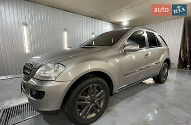 Внедорожник / Кроссовер Mercedes-Benz M-Class 2006 в 