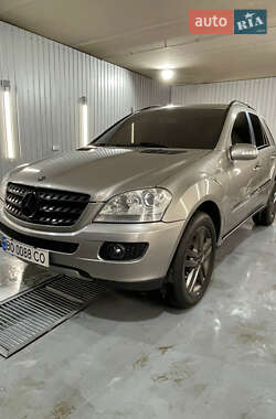 Внедорожник / Кроссовер Mercedes-Benz M-Class 2006 в 