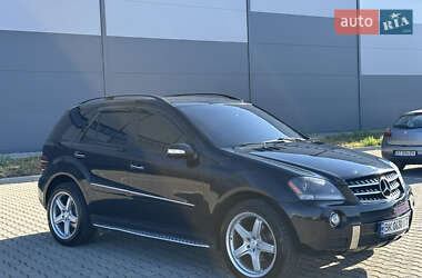 Позашляховик / Кросовер Mercedes-Benz M-Class 2006 в 