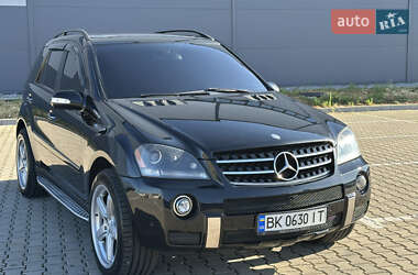 Позашляховик / Кросовер Mercedes-Benz M-Class 2006 в 