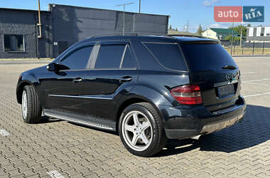 Позашляховик / Кросовер Mercedes-Benz M-Class 2006 в 
