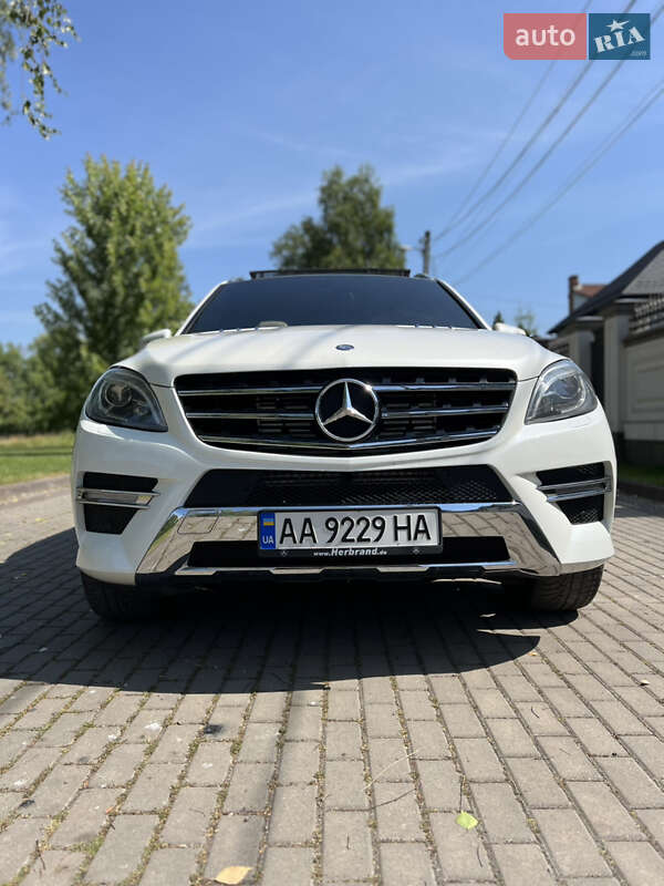 Позашляховик / Кросовер Mercedes-Benz M-Class 2012 в Рівному