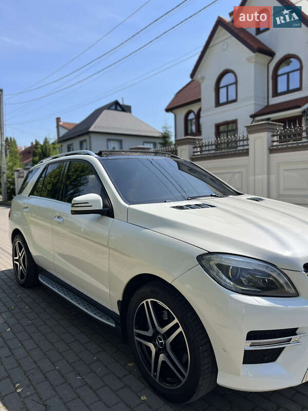 Позашляховик / Кросовер Mercedes-Benz M-Class 2012 в Рівному