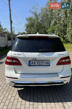 Внедорожник / Кроссовер Mercedes-Benz M-Class 2012 в 