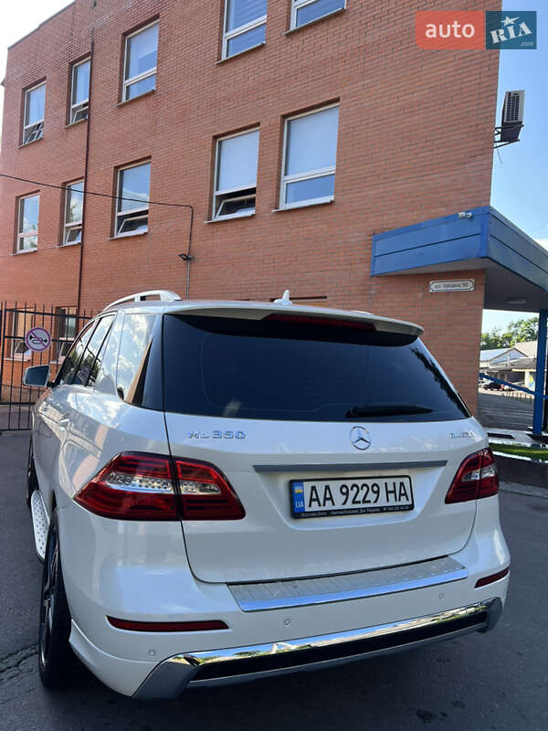 Позашляховик / Кросовер Mercedes-Benz M-Class 2012 в Рівному
