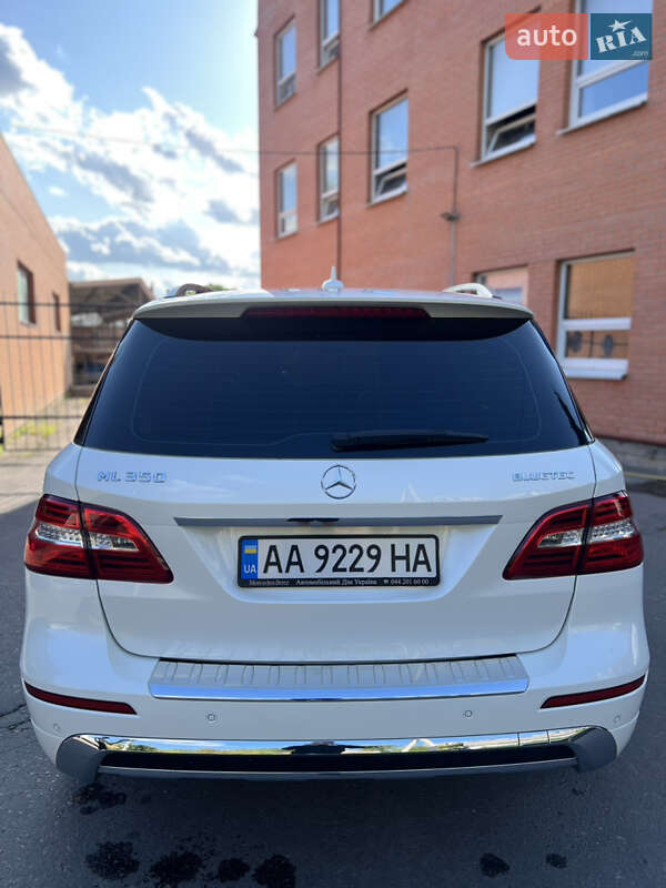 Позашляховик / Кросовер Mercedes-Benz M-Class 2012 в Рівному