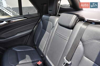 Позашляховик / Кросовер Mercedes-Benz M-Class 2013 в 