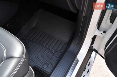 Позашляховик / Кросовер Mercedes-Benz M-Class 2013 в 