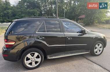Внедорожник / Кроссовер Mercedes-Benz M-Class 2011 в 