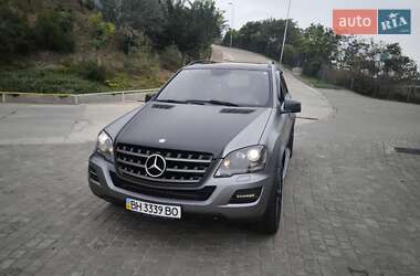 Внедорожник / Кроссовер Mercedes-Benz M-Class 2010 в 