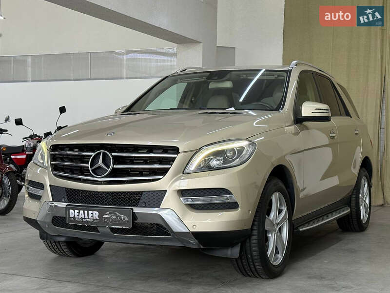 Внедорожник / Кроссовер Mercedes-Benz M-Class 2013 в 