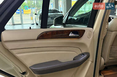 Внедорожник / Кроссовер Mercedes-Benz M-Class 2013 в 