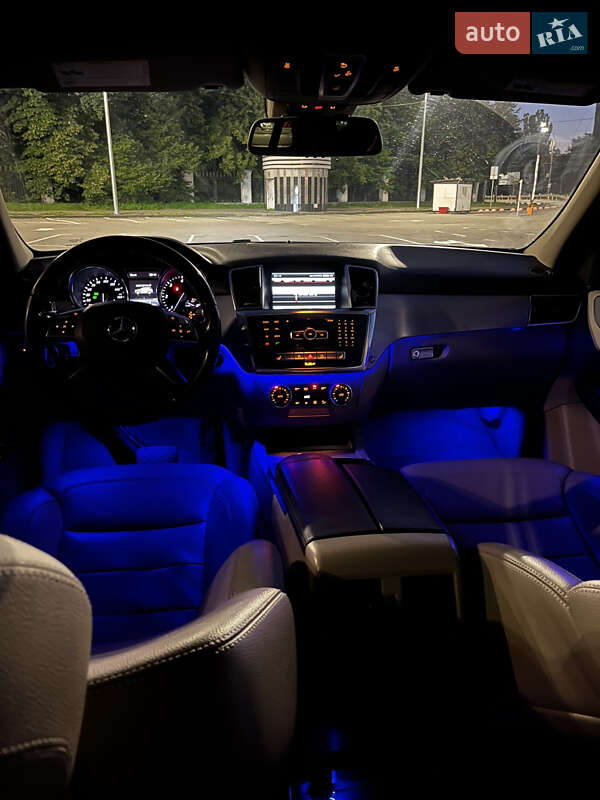 Внедорожник / Кроссовер Mercedes-Benz M-Class 2014 в Киеве