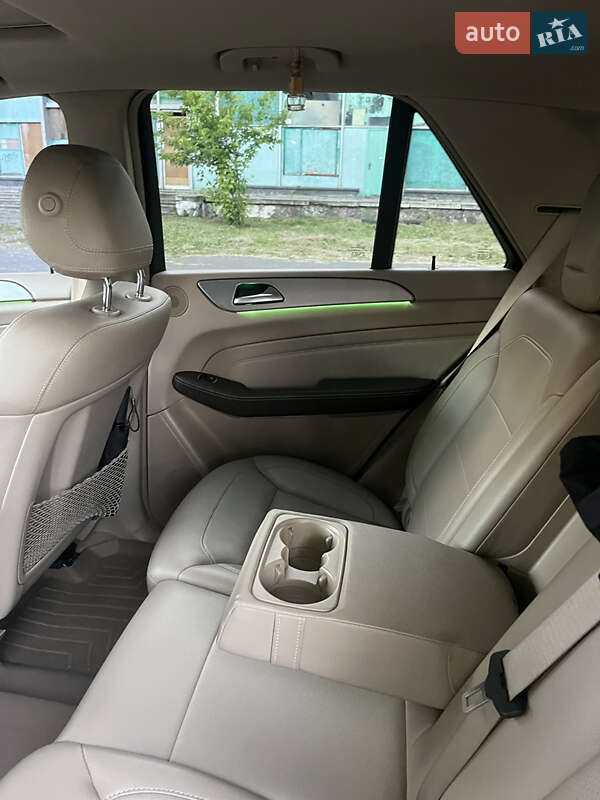 Внедорожник / Кроссовер Mercedes-Benz M-Class 2014 в Киеве