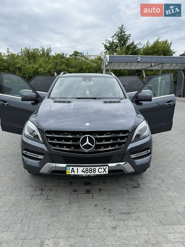 Позашляховик / Кросовер Mercedes-Benz M-Class 2012 в Києві