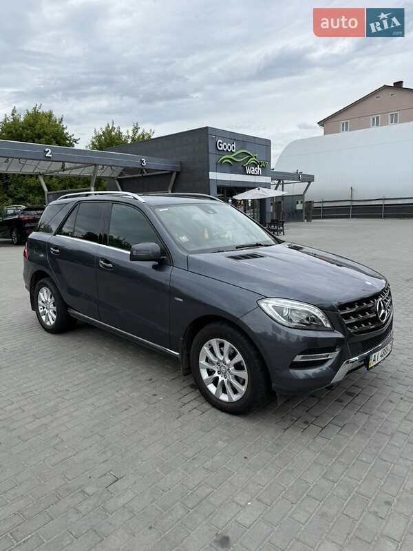 Позашляховик / Кросовер Mercedes-Benz M-Class 2012 в Києві