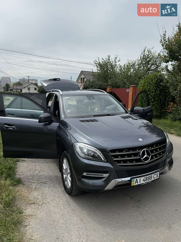 Позашляховик / Кросовер Mercedes-Benz M-Class 2012 в Києві