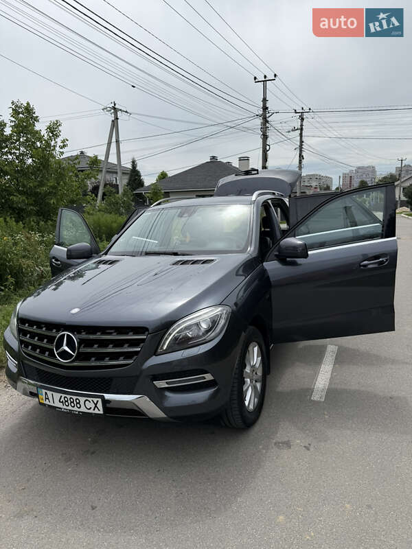 Позашляховик / Кросовер Mercedes-Benz M-Class 2012 в Києві