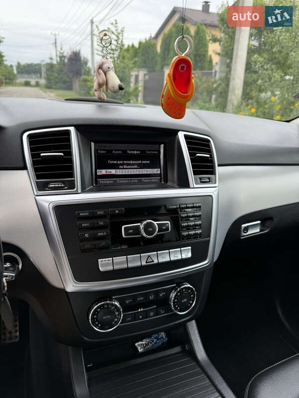 Позашляховик / Кросовер Mercedes-Benz M-Class 2012 в Києві