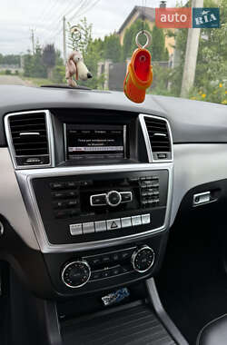 Позашляховик / Кросовер Mercedes-Benz M-Class 2012 в 