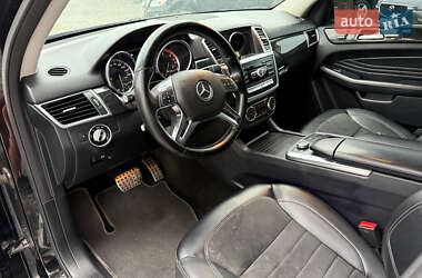 Внедорожник / Кроссовер Mercedes-Benz M-Class 2012 в 