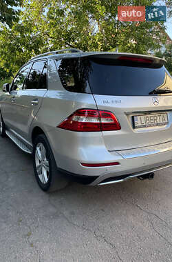 Внедорожник / Кроссовер Mercedes-Benz M-Class 2014 в 