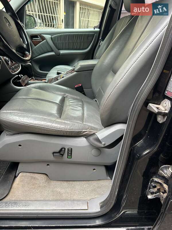 Позашляховик / Кросовер Mercedes-Benz M-Class 2004 в Сумах
