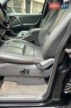 Позашляховик / Кросовер Mercedes-Benz M-Class 2004 в 