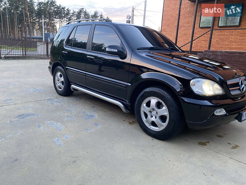 Mercedes-Benz M-Class 2005
