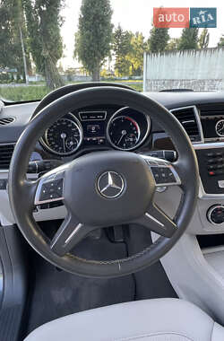Позашляховик / Кросовер Mercedes-Benz M-Class 2013 в 