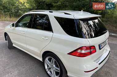 Внедорожник / Кроссовер Mercedes-Benz M-Class 2013 в 