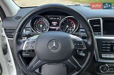Внедорожник / Кроссовер Mercedes-Benz M-Class 2013 в 